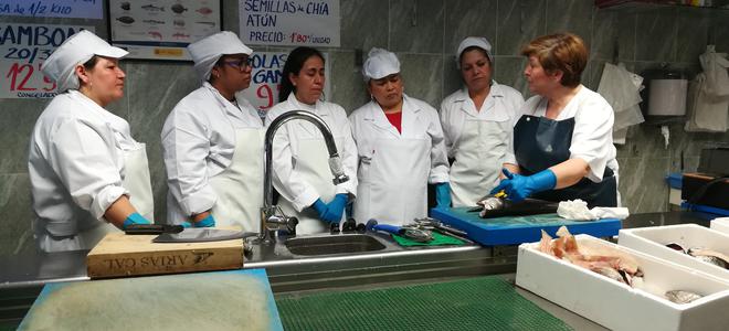 Cárnicas T Marcos, Pescadería Perlamar y Carrefour, colaboran en la impartición de formación técnica y práctica, sobre venta y manipulado de productos frescos.